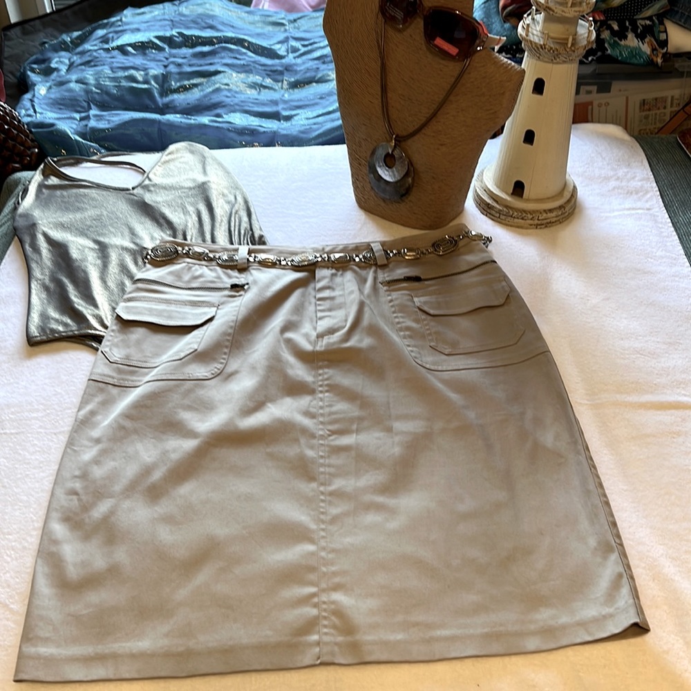 ICE’s refined khaki skirt size 8P, BNWT